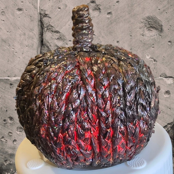 Hand-Painted Upcycled Rattan Pumpkin Rustic Spooky Fall Decor 5"x5" - Picture 1 of 5